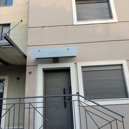 Simple, Calm And Luxurious Apartamento Calamata Exterior foto