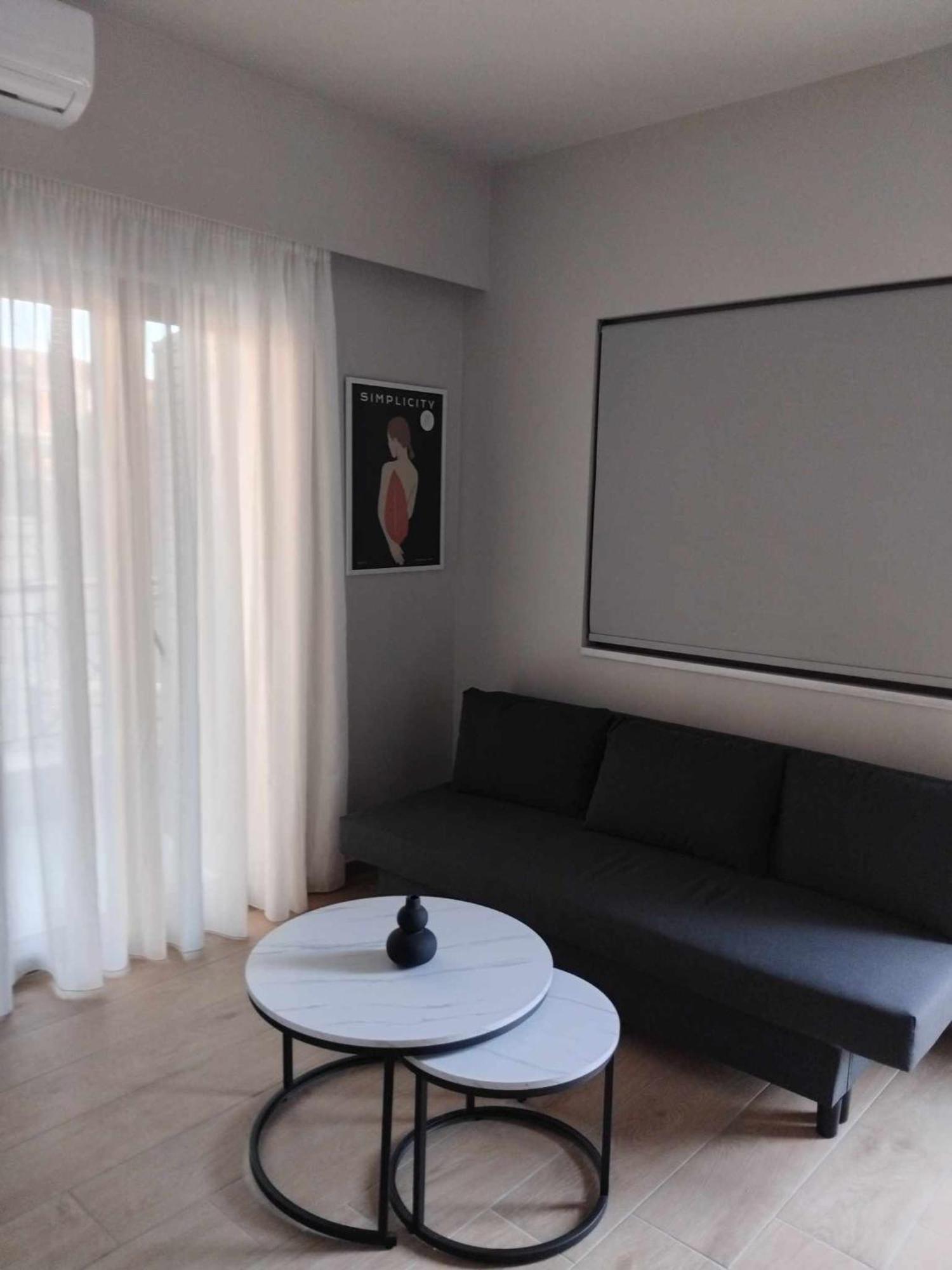 Simple, Calm And Luxurious Apartamento Calamata Exterior foto