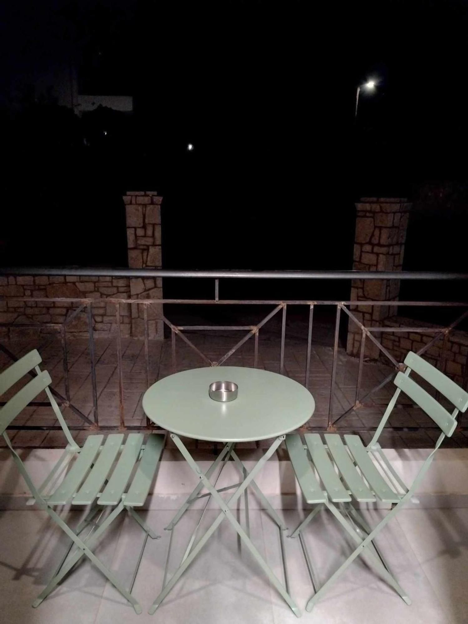Simple, Calm And Luxurious Apartamento Calamata Exterior foto