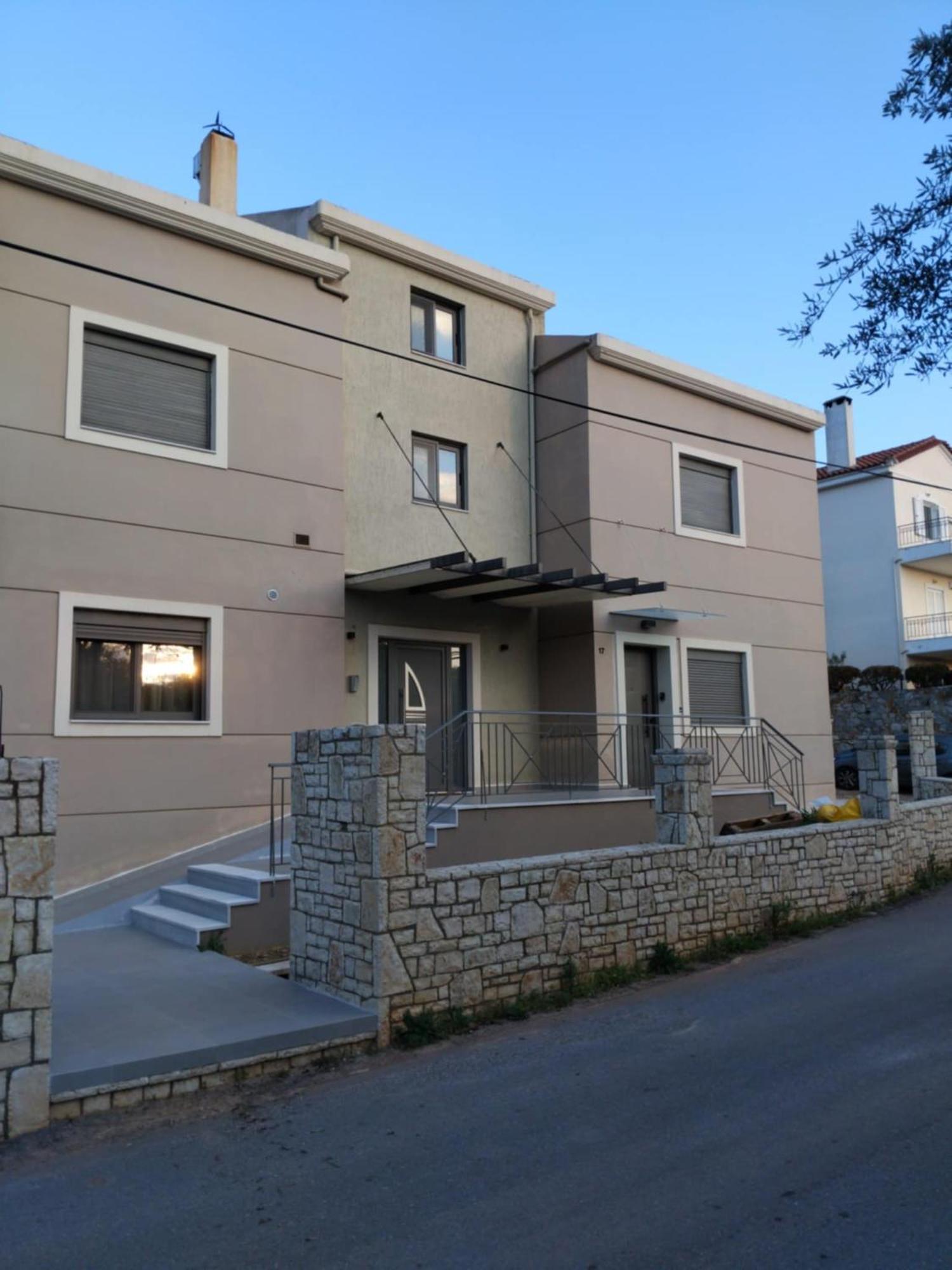 Simple, Calm And Luxurious Apartamento Calamata Exterior foto